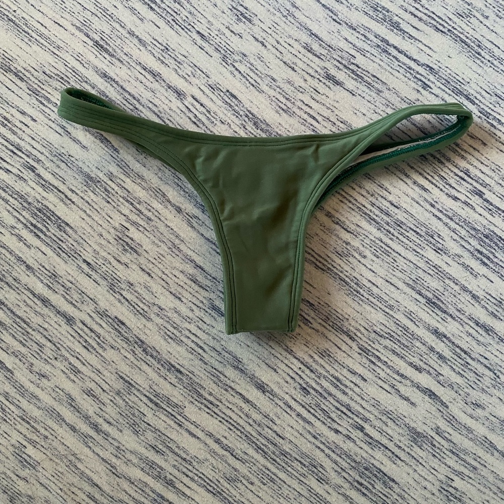 Midori Green Bottom💚